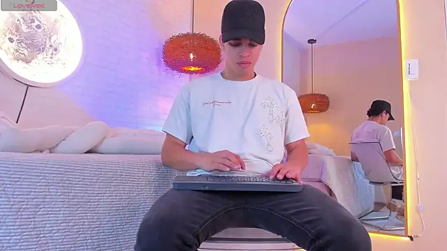 Benjamin More online show from July 15, 1:34 am