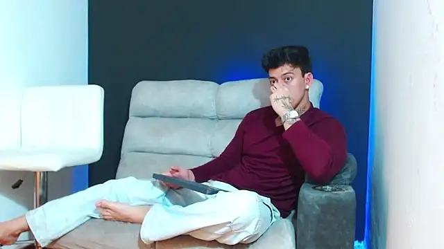 JUSTIN FULLER1 online show from March 3, 6:59 pm