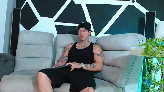 JUSTIN FULLER1 online show from November 12, 9:08 pm