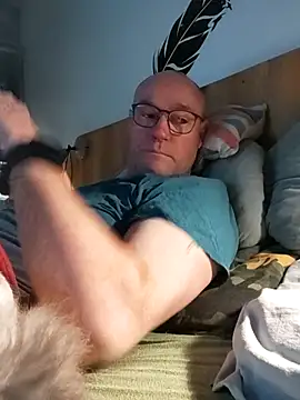 bogland33 online show from April 7, 7:47 pm