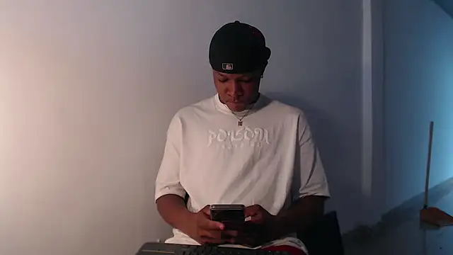 Alid 17 online show from March 12, 8:52 pm