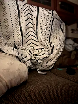 devinshd online show from October 31, 3:19 am