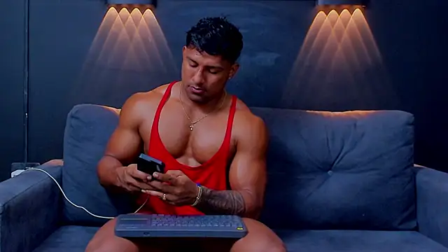 CallumMuscle online show from March 13, 3:39 pm