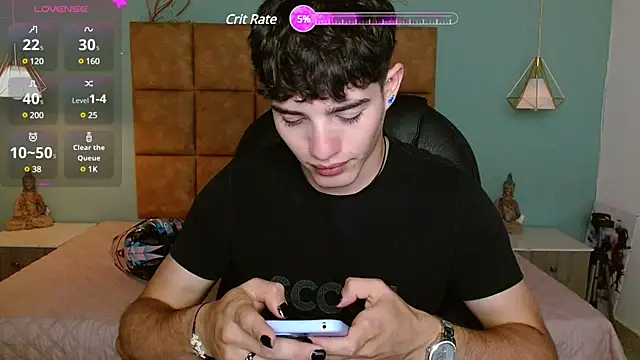 Snapshot of AlejooTwink chatting on March 22, 6:25 pm AlejooTwink online show from March 22, 6:25 pm