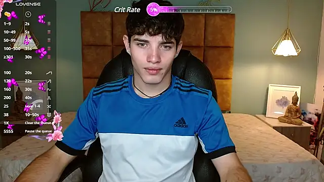 Snapshot of AlejooTwink chatting on March 9, 6:11 pm AlejooTwink online show from March 9, 6:11 pm