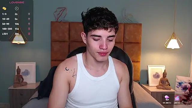 Snapshot of AlejooTwink chatting on December 30, 6:49 pm AlejooTwink online show from December 30, 6:49 pm