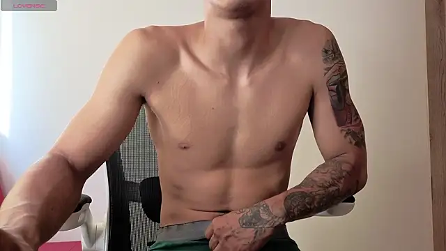 Cristopher23  online show from March 20, 12:09 pm