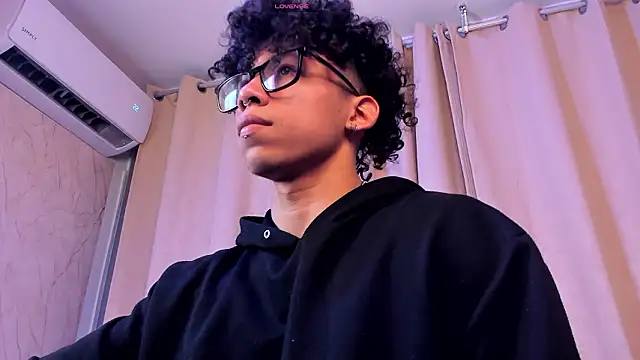 AkazaBoy  online show from March 19, 6:16 am