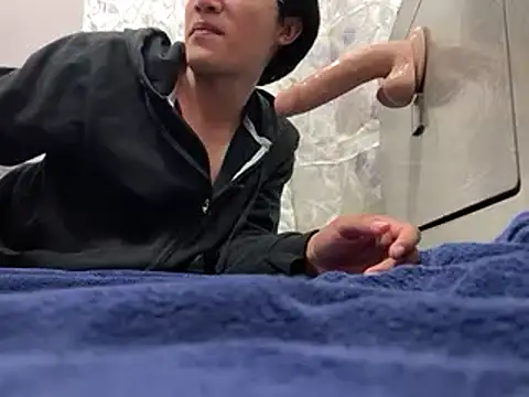 Akaerizz online show from December 18, 5:59 am