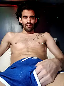 Snapshot of johngil0995 chatting on September 30, 6:30 am johngil0995 online show from September 30, 6:30 am