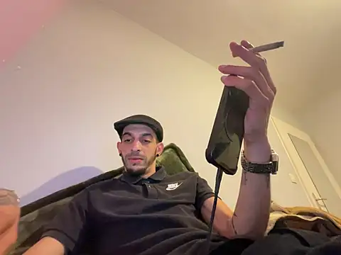 Rebeu313 online show from April 15, 11:26 pm