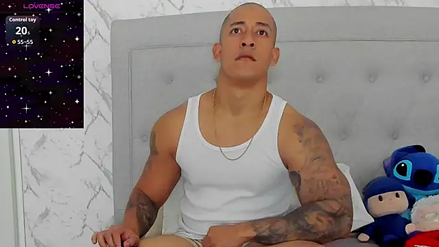 luigiferrara online show from February 19, 9:11 pm