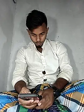 Snapshot of arafat_mia chatting on January 2, 3:48 am arafat mia online show from January 2, 3:48 am