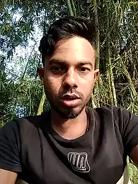 Snapshot of arafat_mia chatting on January 3, 10:09 am arafat mia online show from January 3, 10:09 am
