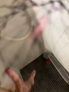 lescro95  online show from February 15, 5:32 pm