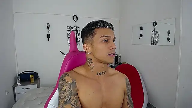 Leonard Price online show from November 14, 9:05 pm