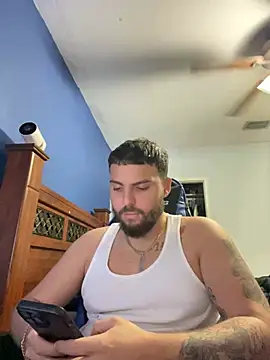 Snapshot of MasterKvn chatting on December 27, 6:46 am MasterKvn online show from December 27, 6:46 am