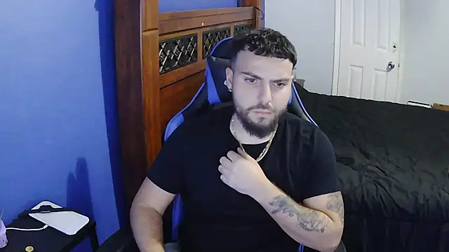 Snapshot of MasterKvn chatting on March 3, 7:39 am MasterKvn online show from March 3, 7:39 am