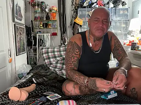 joeytatts66 online show from November 19, 5:07 am