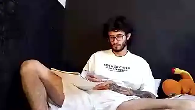 Loggan donnelly online show from October 27, 8:33 pm