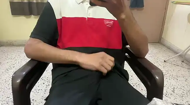 Snapshot of rahul_4u chatting on January 12, 12:23 pm rahul 4u online show from January 12, 12:23 pm