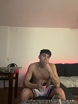 LCarreraa online show from February 10, 1:21 am