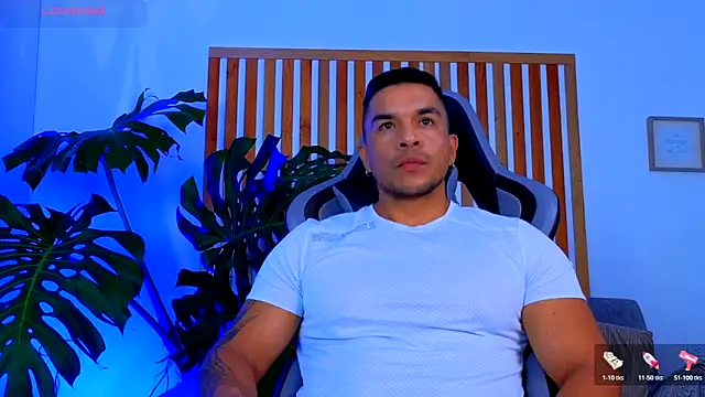 estebandelouis online show from May 23, 1:00 am