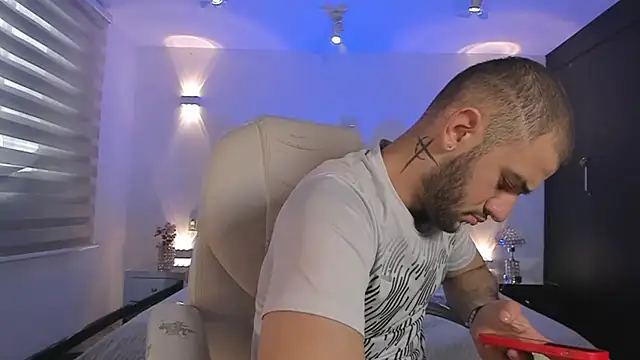 MaximusDick1  online show from March 4, 12:23 pm