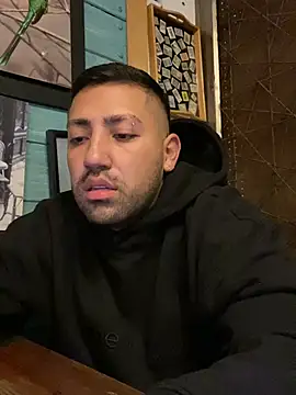 JuanZapata33 online show from February 18, 11:35 pm