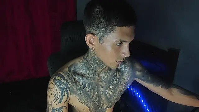 Travistanner 28 online show from March 8, 2:04 am