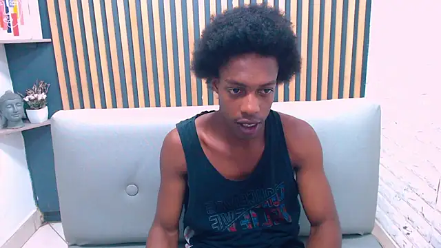 Snapshot of LarryCollin chatting on December 5, 11:51 pm LarryCollin online show from December 5, 11:51 pm
