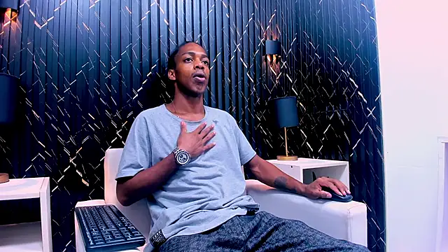 Snapshot of LarryCollin chatting on March 2, 2:08 am LarryCollin online show from March 2, 2:08 am