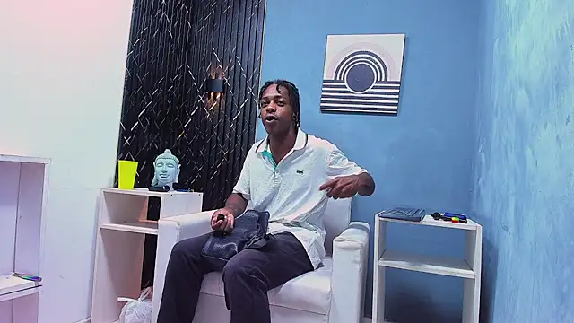 Snapshot of LarryCollin chatting on January 17, 2:50 am LarryCollin online show from January 17, 2:50 am