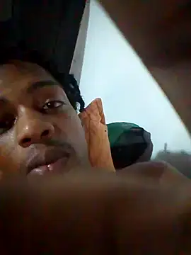 Snapshot of LarryCollin chatting on December 12, 3:32 am LarryCollin online show from December 12, 3:32 am