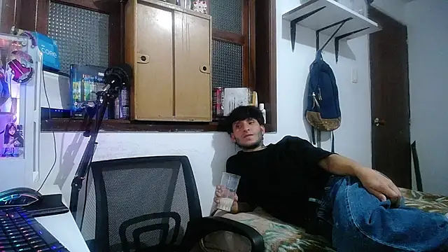 esjrobles online show from February 11, 3:29 am