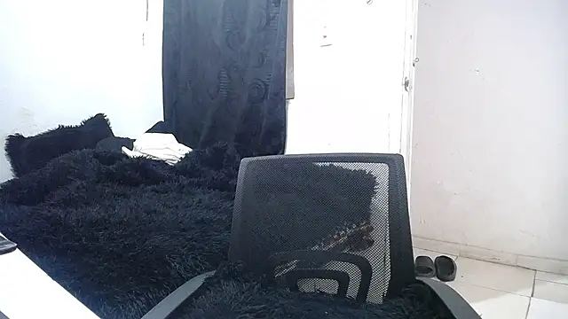 esjrobles online show from September 8, 4:28 pm