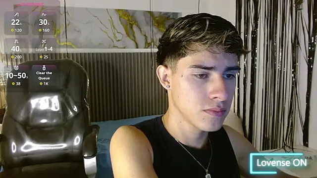 Snapshot of Dyla_n18 chatting on October 9, 9:31 pm Dyla n18 online show from October 9, 9:31 pm