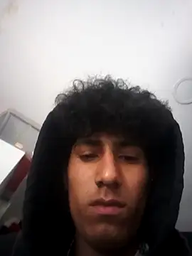 Snapshot of alexander32r chatting on September 16, 6:09 pm alexander32r online show from September 16, 6:09 pm