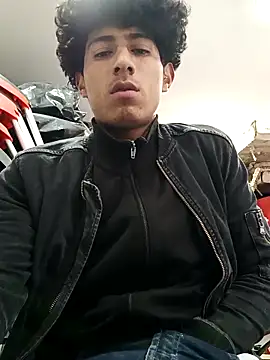 Snapshot of alexander32r chatting on September 26, 3:32 pm alexander32r online show from September 26, 3:32 pm