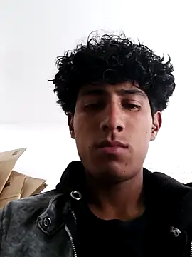 Snapshot of alexander32r chatting on September 15, 5:58 pm alexander32r online show from September 15, 5:58 pm