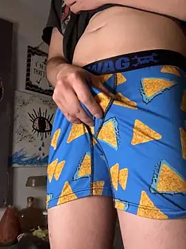 bootymunch333r online show from January 2, 8:28 am