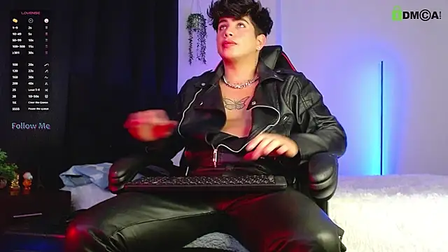 LyleBennett  online show from October 13, 11:38 am