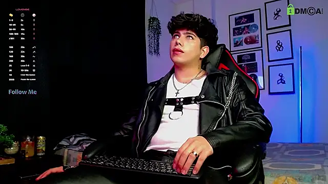 LyleBennett  online show from November 14, 11:44 am