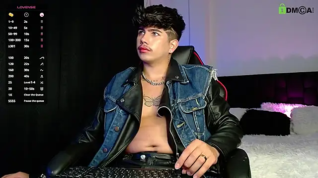 LyleBennett  online show from September 11, 12:48 pm