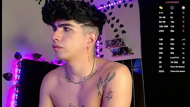 LyleBennett  online show from February 25, 10:47 am