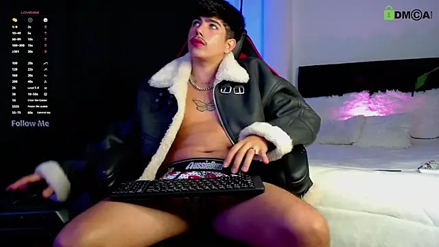 LyleBennett  online show from September 17, 12:50 pm