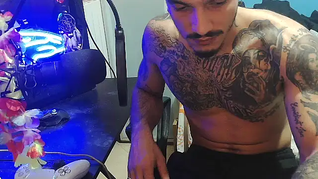 Snapshot of Badboyi1997 chatting on September 29, 10:27 pm Badboyi1997 online show from September 29, 10:27 pm