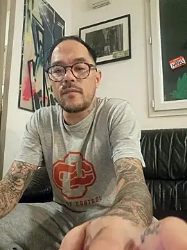 mileflav0r online show from December 5, 5:42 pm