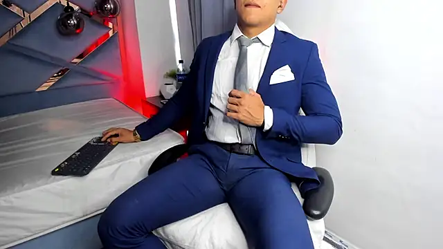 Lucii fer  online show from November 27, 1:37 pm