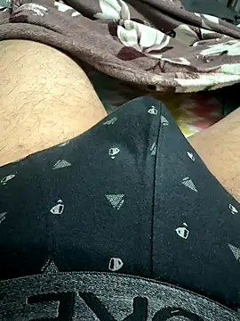 Rahulroy96 online show from December 4, 6:31 am